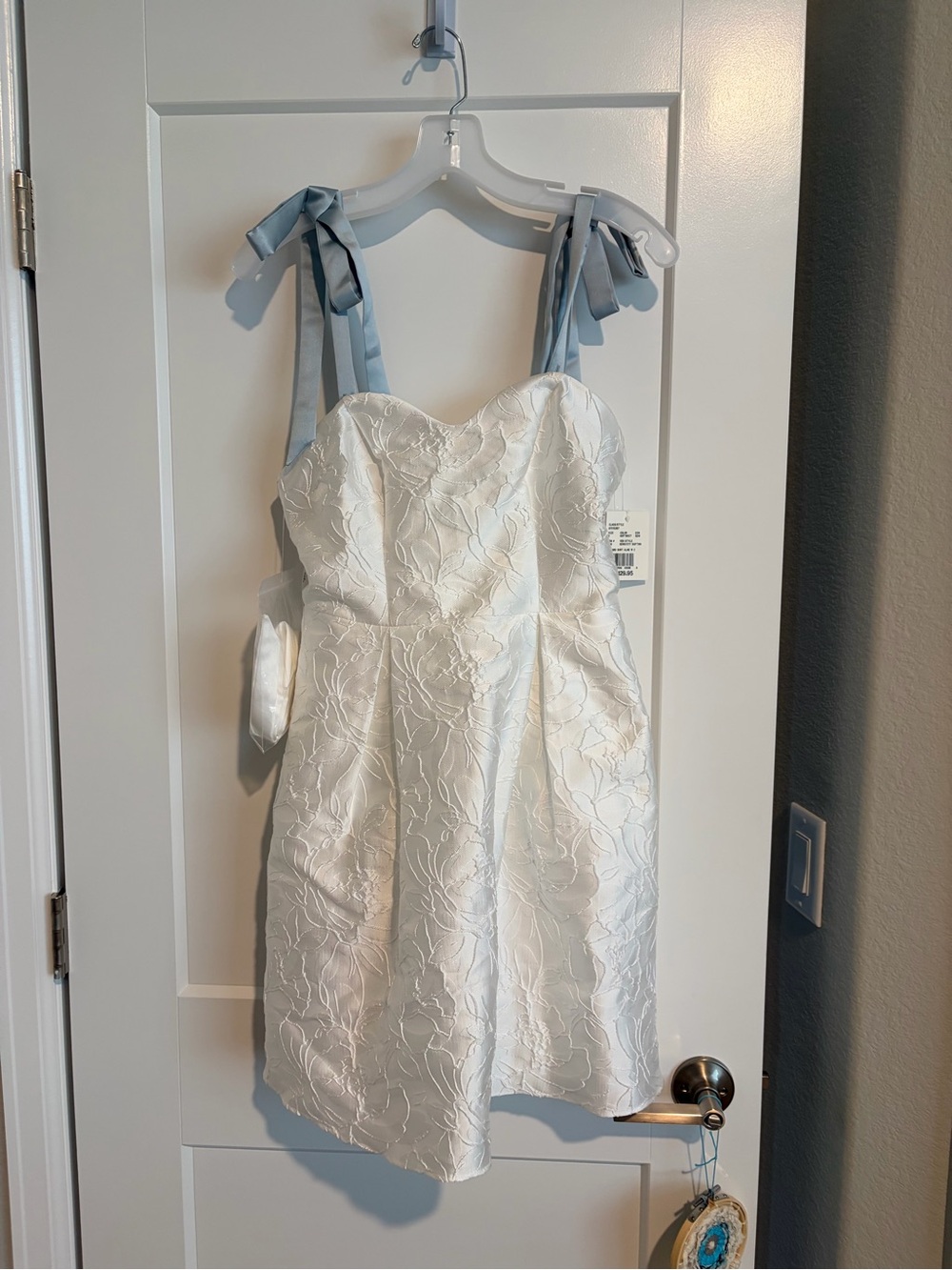 NWT White Floral Jacquard Dress with Blue Bow Straps – Size 2